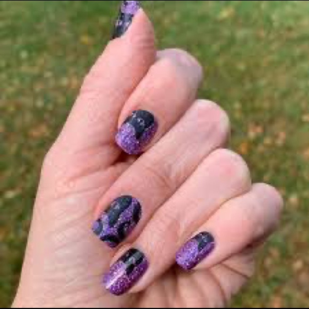 RETIRED!! Color Street Cat’s All Folks Halloween Nail Strips with Earrings Set